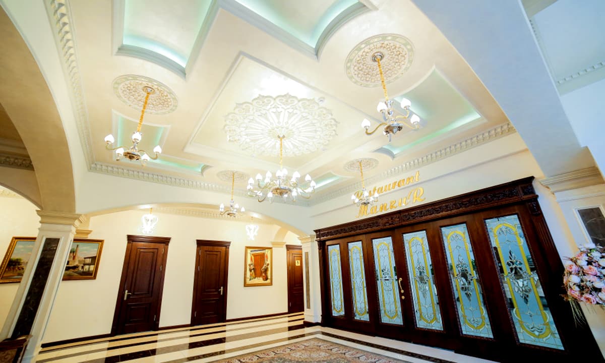 The Royal Mezbon Hotel & Spa 9