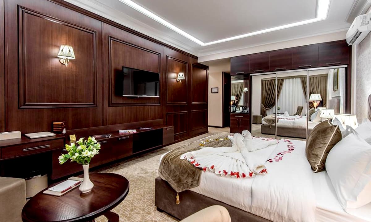The Royal Mezbon Hotel & Spa 26