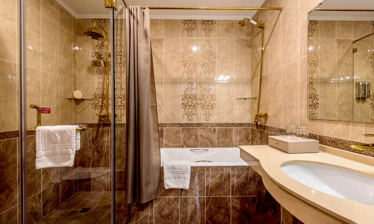 The Royal Mezbon Hotel & Spa 32