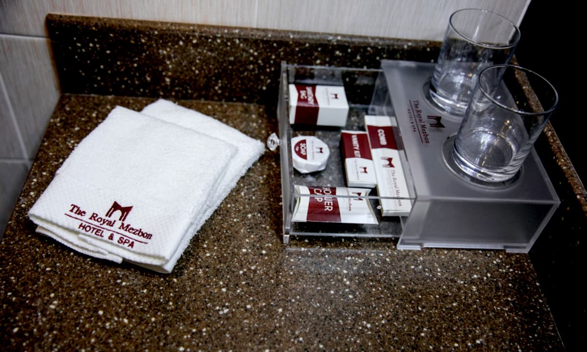 The Royal Mezbon Hotel & Spa 45