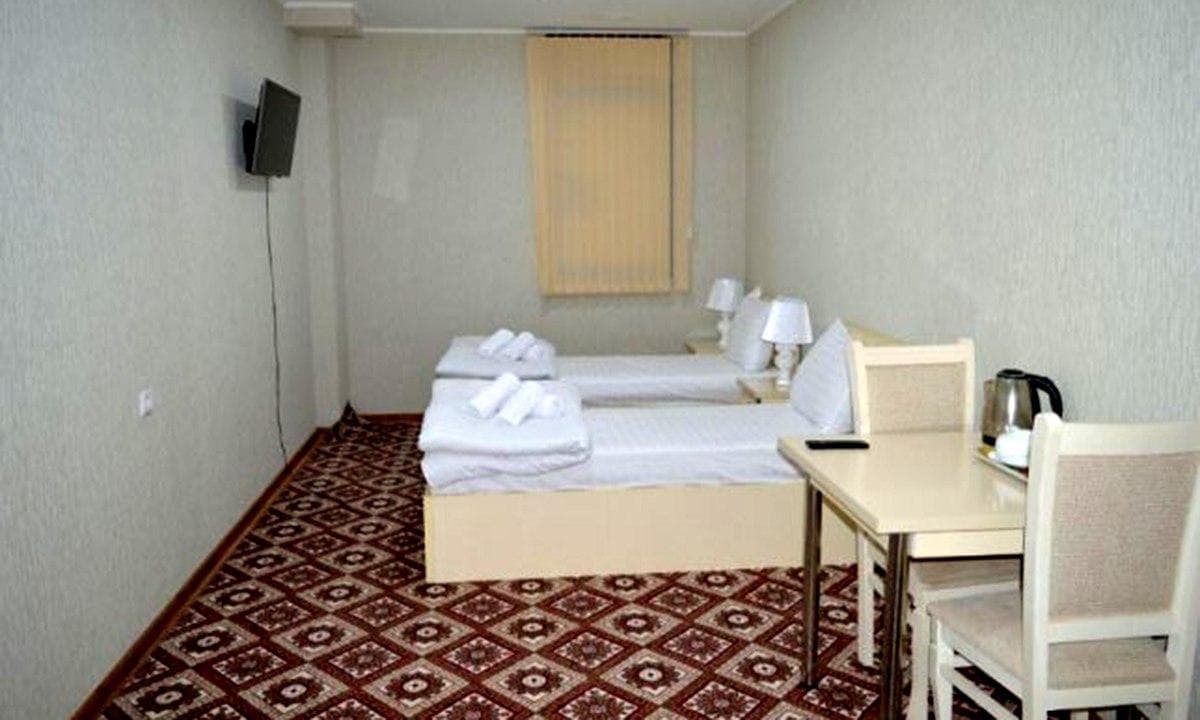 Hazrat Hotel 7